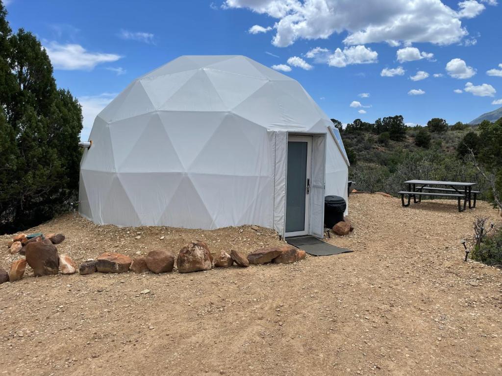 Canyon Rim Domes - A Luxury Glamping Experience!! Monticello Exteriör bild